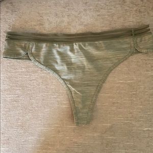 NWT Victoria’s Secret Thong Panty